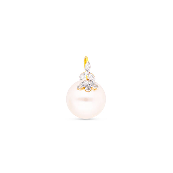 Classic 6-Petal diamond and pearl pendant