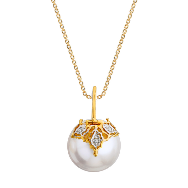 Filigree diamond and pearl pendant